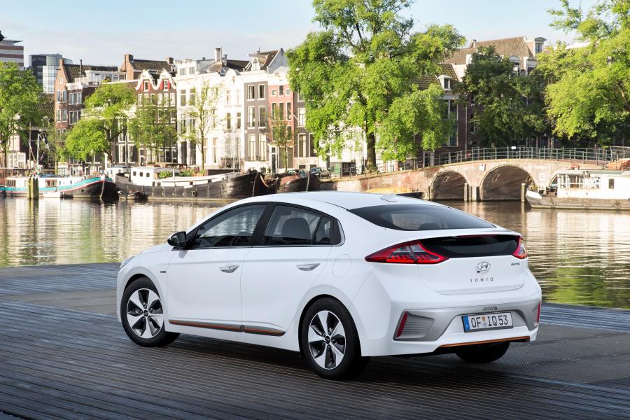  Hyundai IONIQ electric 2016 года  (WW) (фото 20 из 41)